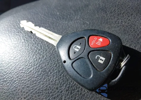 2012 Toyota Matrix L z USA, uszkodzony, nr VIN 2T1KU4EE1CC800633